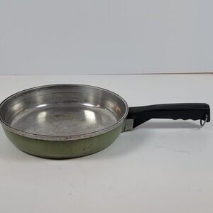 Vintage Club Aluminum 8 Inch Skillet Avocado Green Frying Pan Retro Cookware